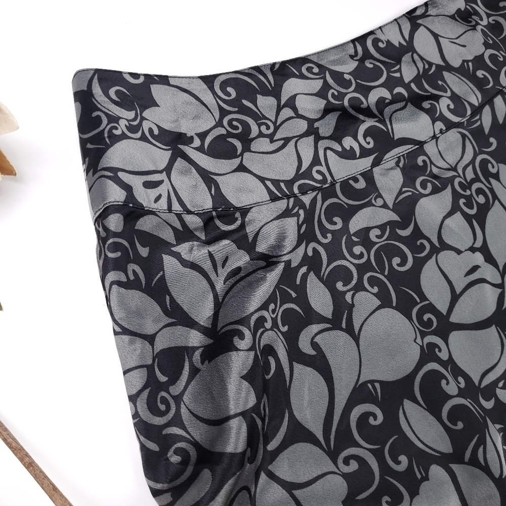 NY & Co Black Silver Satin Floral Skirt 8 - Picture 10 of 12